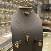 طقم تايجر ناعم مع الاسوارة