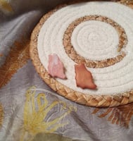 دبوس لليوم الوطني من الطين صنع يدوي