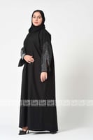 عباية سوداء بتصميم خرزي 1171