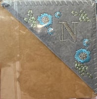 علامة مرجعية لزاوية الكتاب، تطريز يدوي