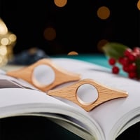 خاتم قراءة من خشب البلوط الفاتح - يوضع في الإبهام...