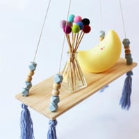 رف حائط بتصميم والوان مميزة