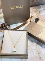 سلسال هاي كواليتي ماركة BVLGARI مع الملحقات