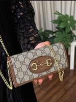 شنطة نسائية ماركة قوتشي ا GUCCI ا مع ملحقاتها
