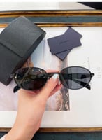 نظارة شمسية PRADA هاي كواليتي مع ملحقاتها
