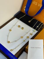 طقم ماركة لويس فيتون مع الملحقات