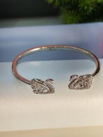 اسواره ماركة SWAROVSKI مع الملحقات