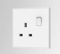 فيش 13 امبير اسود بيانو هيلمين بدون لمبة