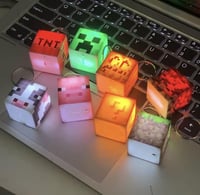 ميدالية ماينكرافت مضيئة Creeper