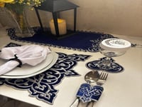 طقم مفارش مخمل كحلي بتطريز فضي