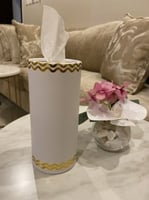 مناديل اسطوانيه ابيض تحديد ذهبي