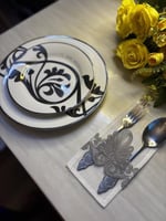 حامل ملاعق دانتيل رمادي