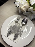 حامل ملاعق دانتيل رمادي