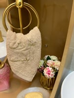 مناشف تطريز للمغاسل بعباره منورين البيت