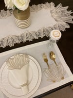 مفرش دانتيل لطاولات الطعام