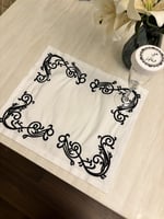 مفرش صحن تطريز أسود