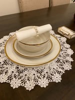 مفرش دانتيل ابيض