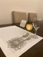 طقم دانتيل رمادي لطاوله الطعام