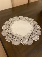 مفرش صحن بدانتيل فضي