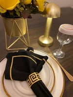 مناديل اسود تحديد ذهبي