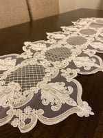 مفرش دانتيل وسط الطاوله