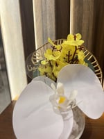 تغريسات اكريليك بعبارات مختلفة