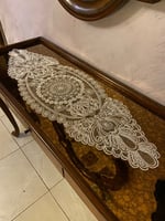 مفرش دانتيل وسط الطاوله