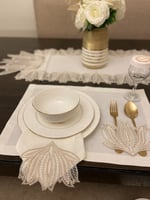 مفرش دانتيل لطاولات الطعام