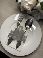 حامل ملاعق دانتيل رمادي