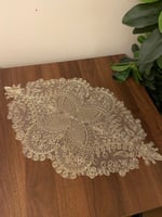 مفرش دانتيل ذهبي 3 قطع