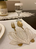 مفرش دانتيل لطاولات الطعام