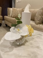 فازه ميني ورد اصفر لطاوله الخدمه