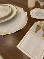 طقم مميز وانيق لطاولات الطعام