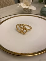 مسكه مناديل بتصميم قلب