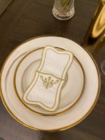 حامل ملاعق بنقش ذهبي