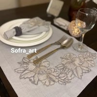 طقم مفرش دانتيل رمادي