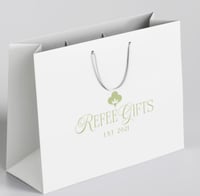 بوكس مواليد بنات +مشط بالأسم