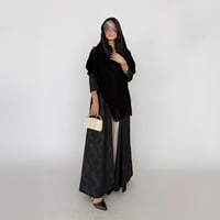 عباية اسود مع قماش جاكار من الأسفل