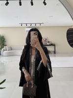 عباية كريب ملكي كلوش مع أربع كسرات