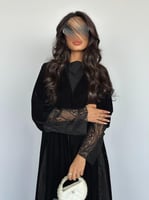 عباية دانتيل اسود مع أكمام وجوانب