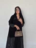 كريب ملكي مع قماش جاكار من الأسفل