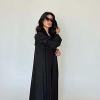 عباية نص كلوش بقماش مشجّر فخم