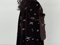 عباية قماش مخمل بني مطرز نجوم فخم