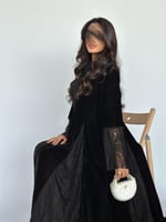 عباية دانتيل اسود مع أكمام وجوانب
