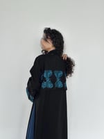 عباية نص كلوش كتان مع تطريز ازرق