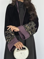 عباية كلوش مخمل مع شانيل لون موف