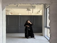 مخمل نص كلوش اسود ناعم مطرز