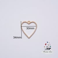 370 - تعليقة شكل قلب لون ذهبي