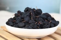 زبيب اسود يمني