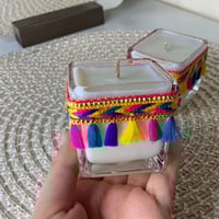 شمعة زجاجية بثيم شعبي